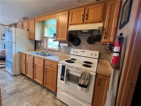 824 Forest Park Avenue Middletown RI 02842