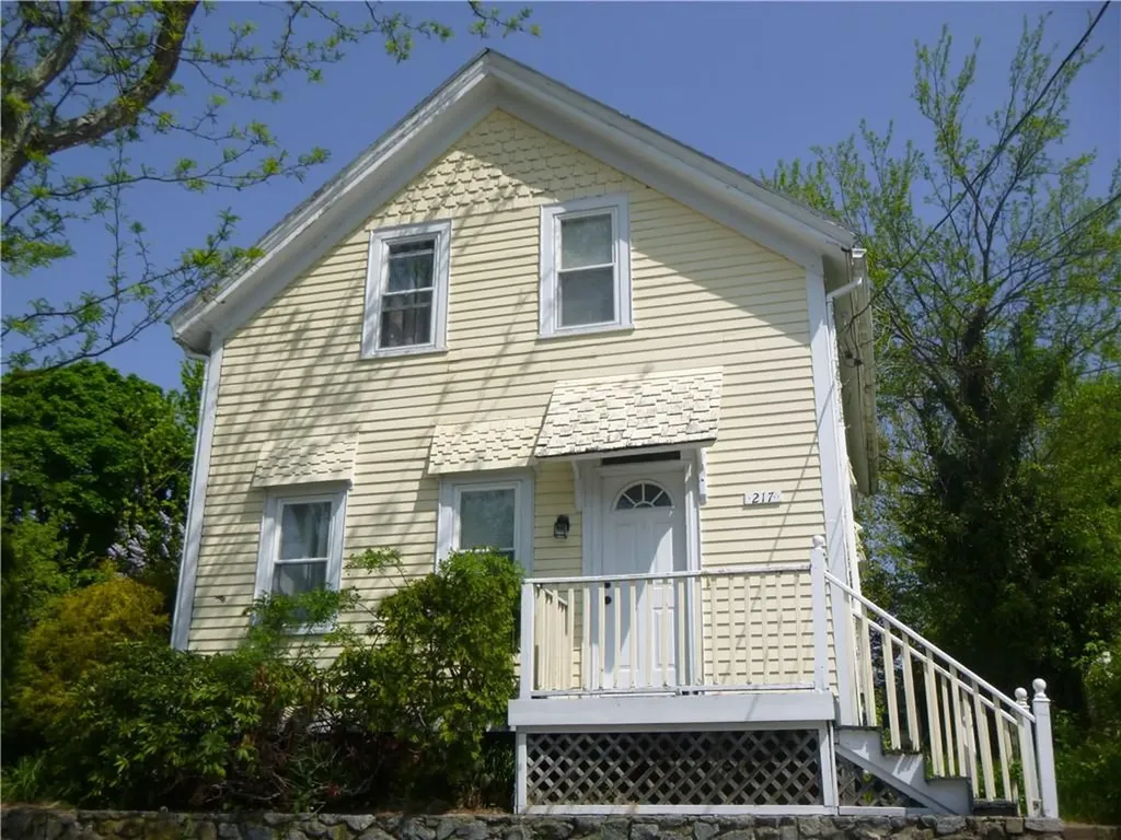 217 Bay View Avenue Cranston RI 02905