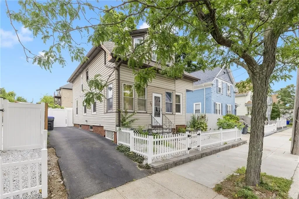 155 Early Street Providence RI 02907