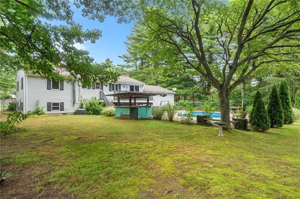 18 Magnolia Lane Coventry RI 02816