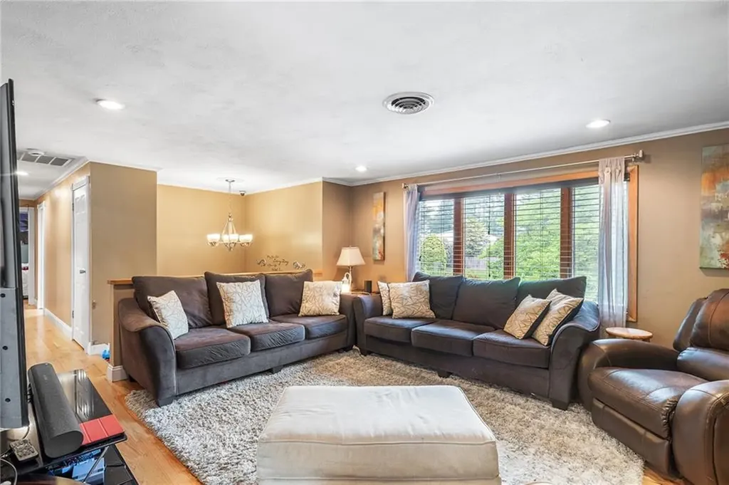 18 Magnolia Lane Coventry RI 02816