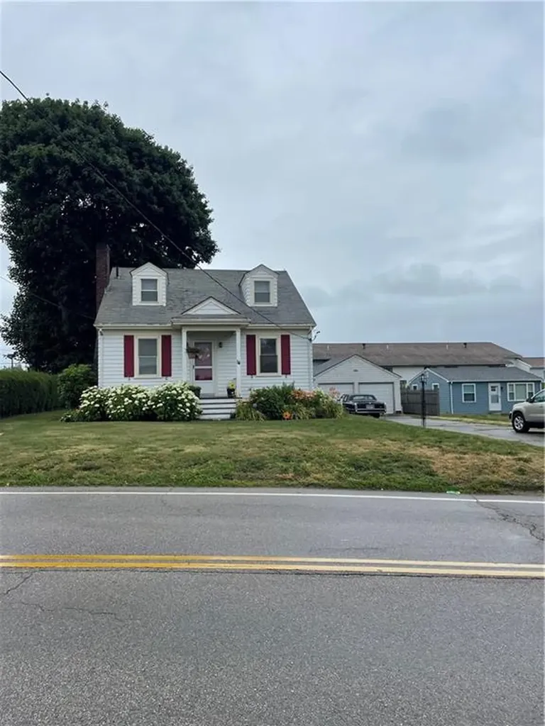 14 Forest Avenue Middletown RI 02842