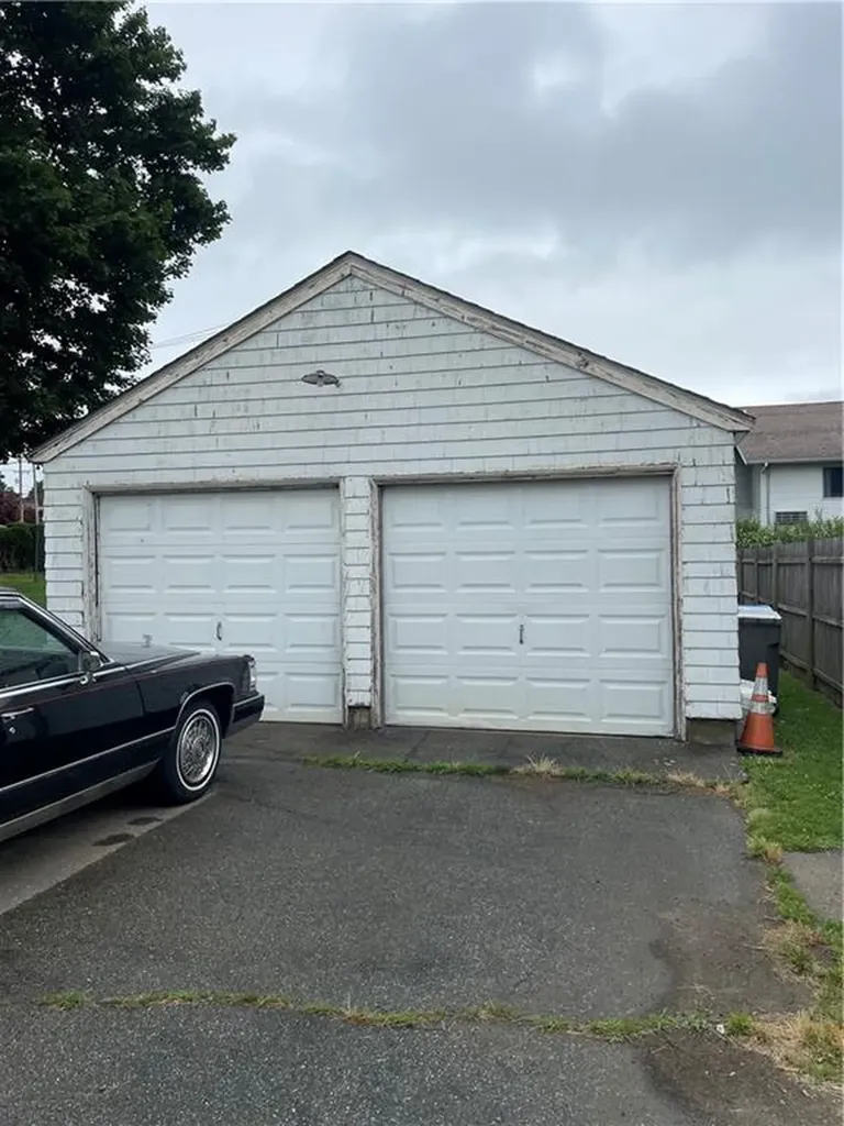 14 Forest Avenue Middletown RI 02842