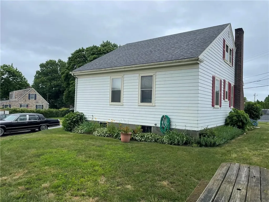 14 Forest Avenue Middletown RI 02842