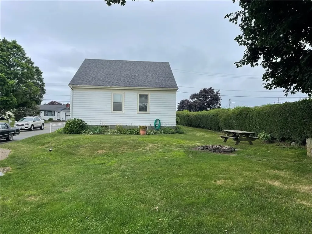 14 Forest Avenue Middletown RI 02842