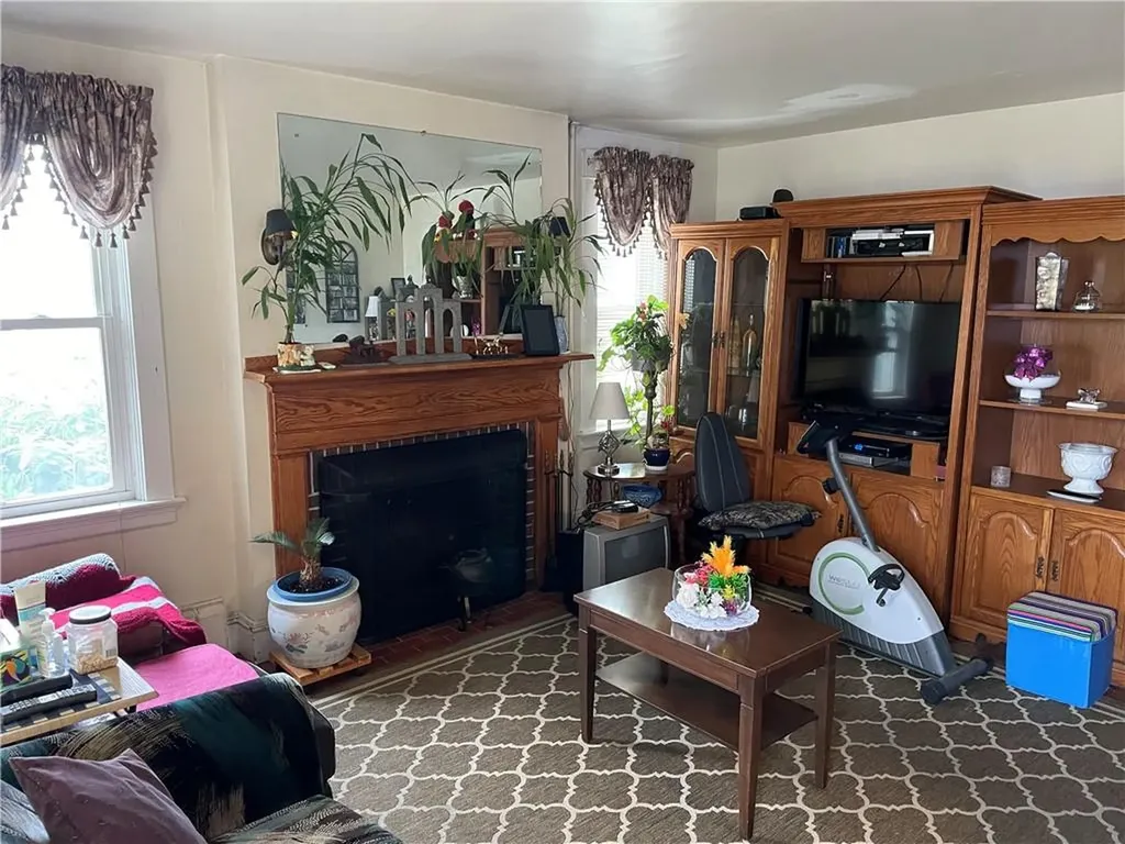 14 Forest Avenue Middletown RI 02842