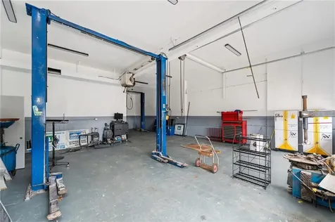 2147 Acushnet Avenue New Bedford MA 02745