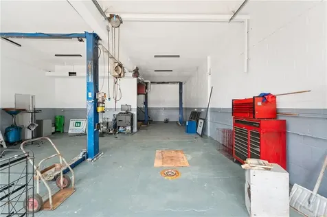 2147 Acushnet Avenue New Bedford MA 02745