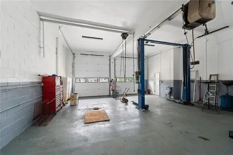 2147 Acushnet Avenue New Bedford MA 02745