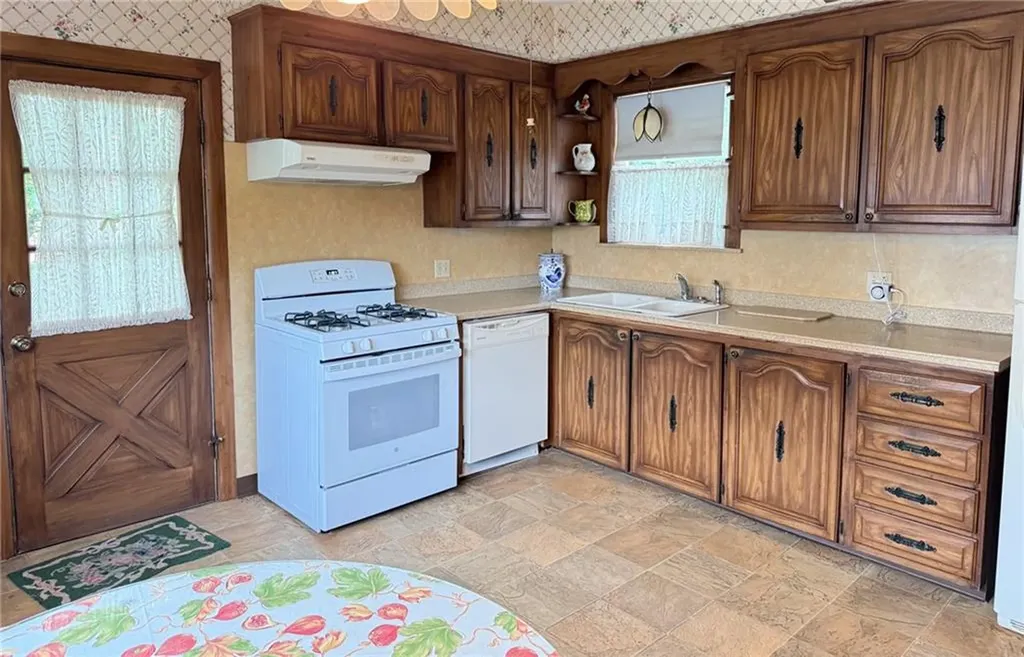 135 Olney Avenue North Providence RI 02911