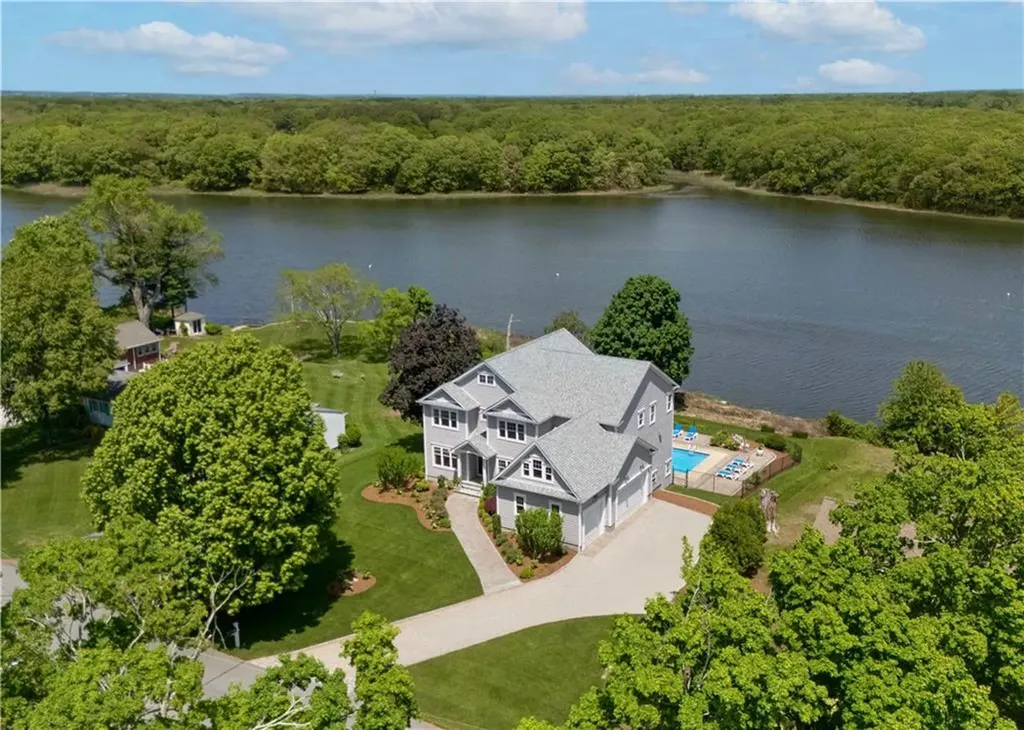 1040 Buttonwoods Avenue Warwick RI 02886