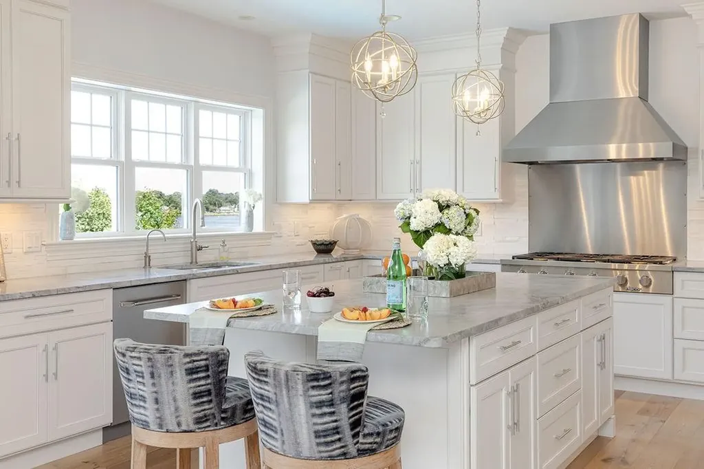 1040 Buttonwoods Avenue Warwick RI 02886