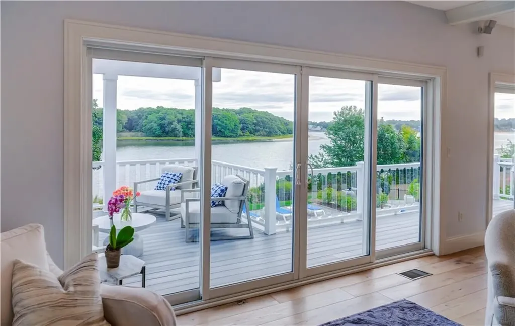 1040 Buttonwoods Avenue Warwick RI 02886