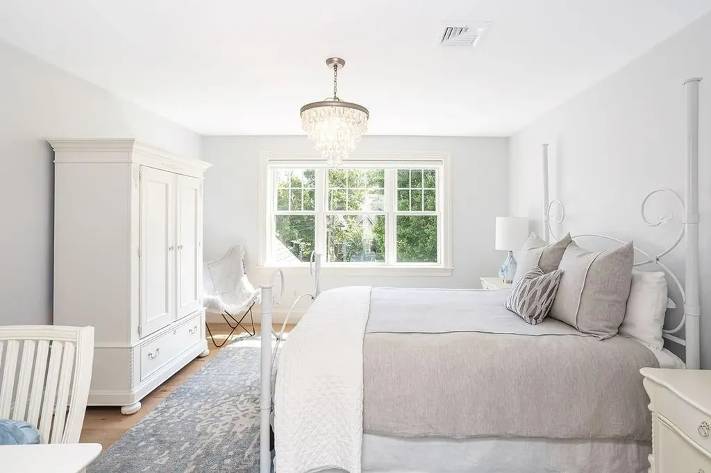1040 Buttonwoods Avenue Warwick RI 02886