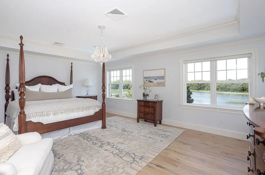 1040 Buttonwoods Avenue Warwick RI 02886