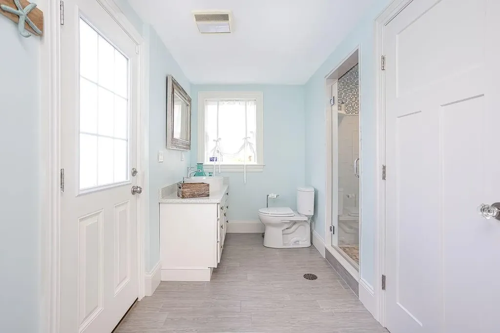 1040 Buttonwoods Avenue Warwick RI 02886
