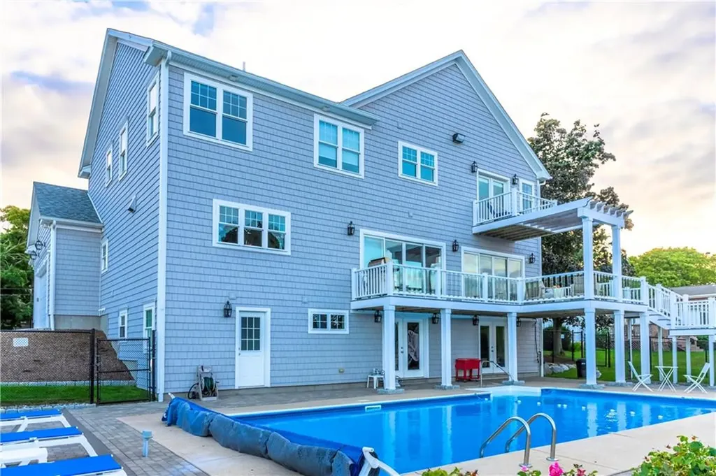 1040 Buttonwoods Avenue Warwick RI 02886