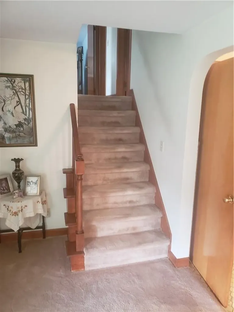 35 Village Circle Warwick RI 02888