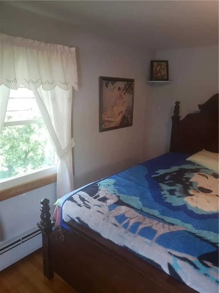 35 Village Circle Warwick RI 02888