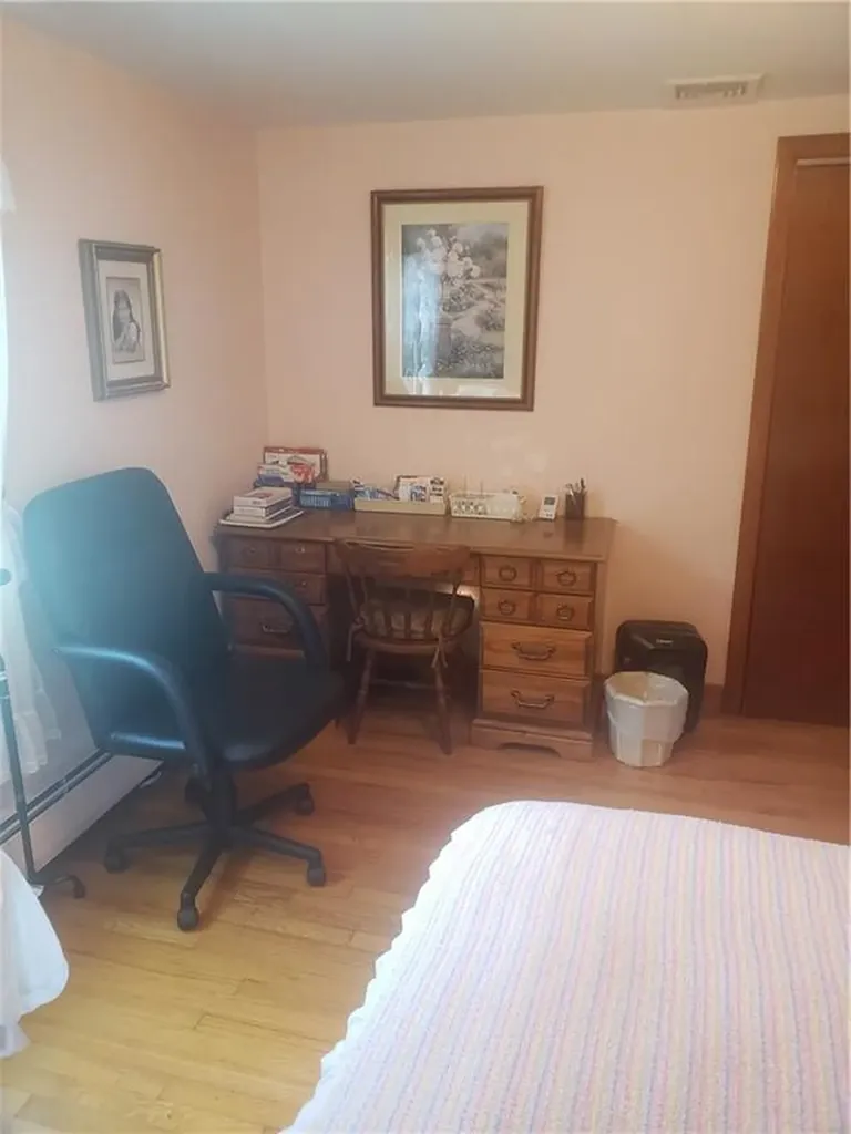 35 Village Circle Warwick RI 02888