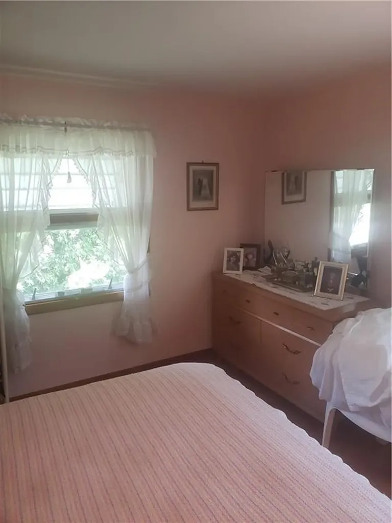 35 Village Circle Warwick RI 02888