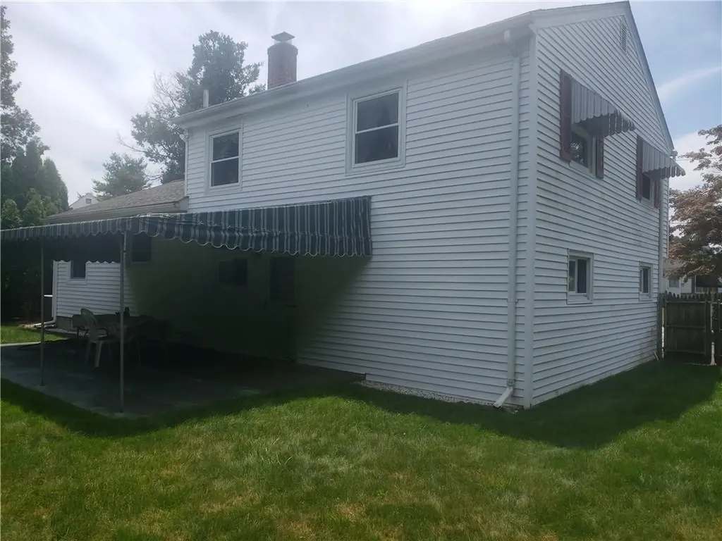 35 Village Circle Warwick RI 02888