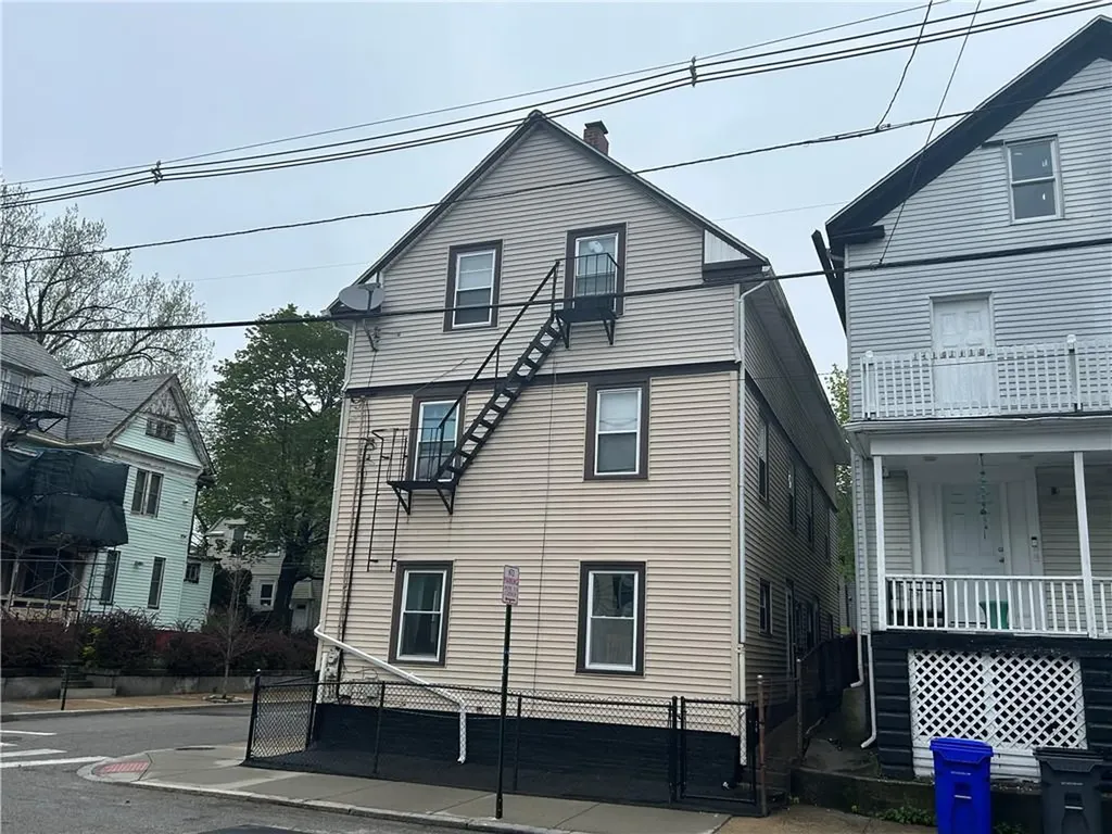 176 178 Briggs Street Providence RI 02905