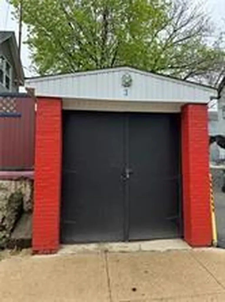 176 178 Briggs Street Providence RI 02905