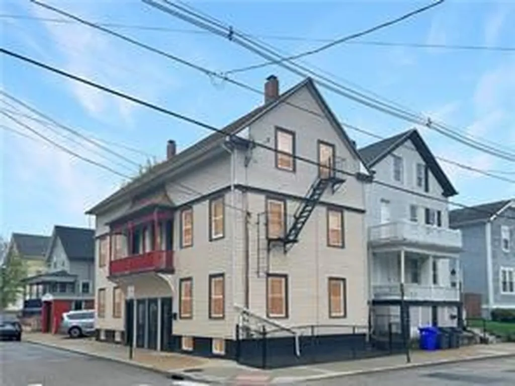 176 178 Briggs Street Providence RI 02905