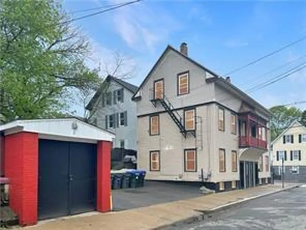 176 178 Briggs Street Providence RI 02905