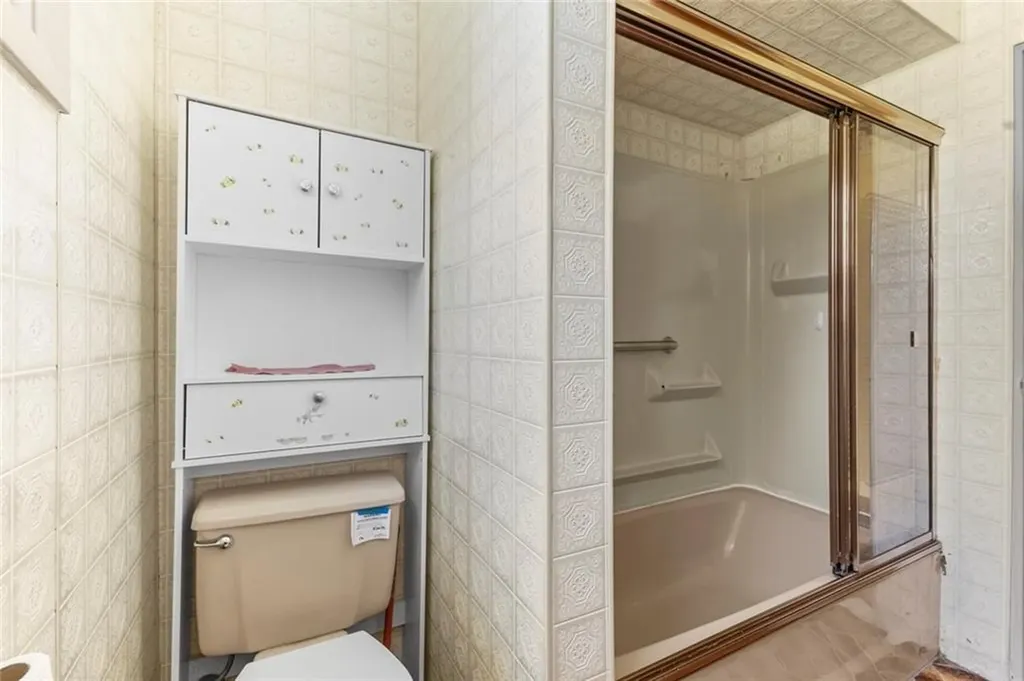 26 Kenwood Street Woonsocket RI 02895