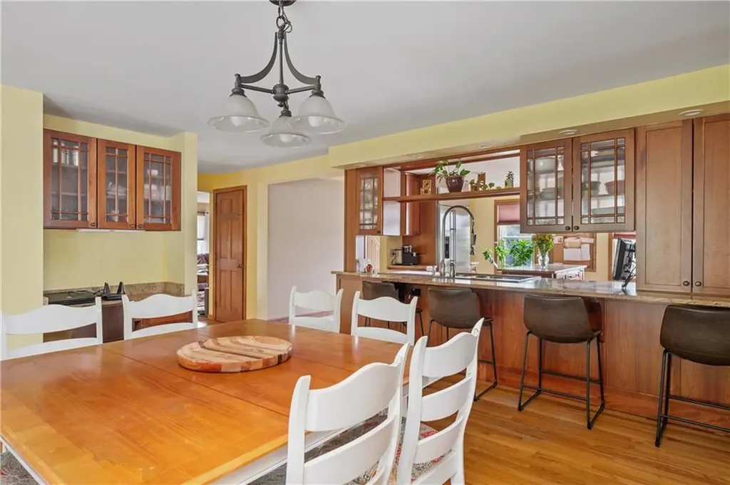 18 Valley Stream Drive Cumberland RI 02864