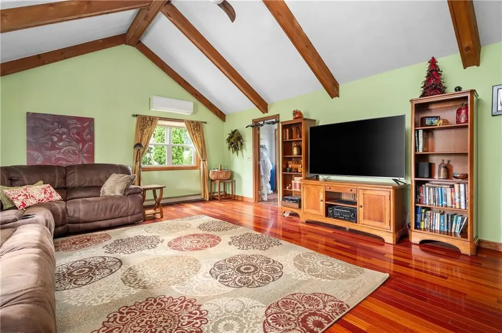18 Valley Stream Drive Cumberland RI 02864