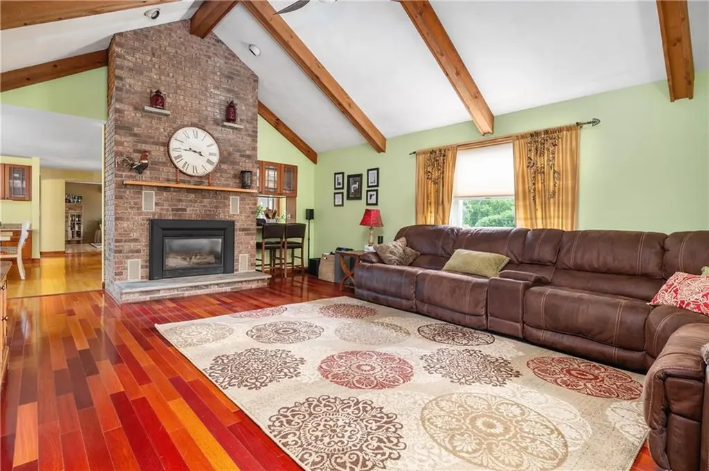 18 Valley Stream Drive Cumberland RI 02864