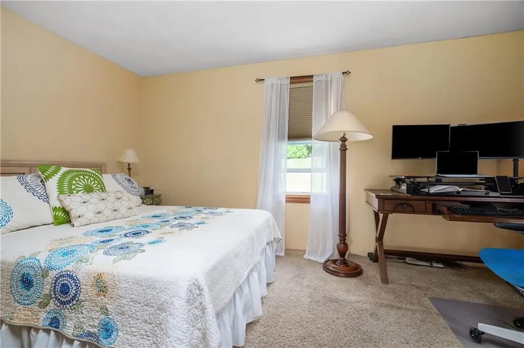 18 Valley Stream Drive Cumberland RI 02864
