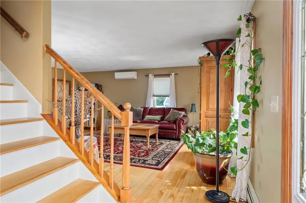 18 Valley Stream Drive Cumberland RI 02864