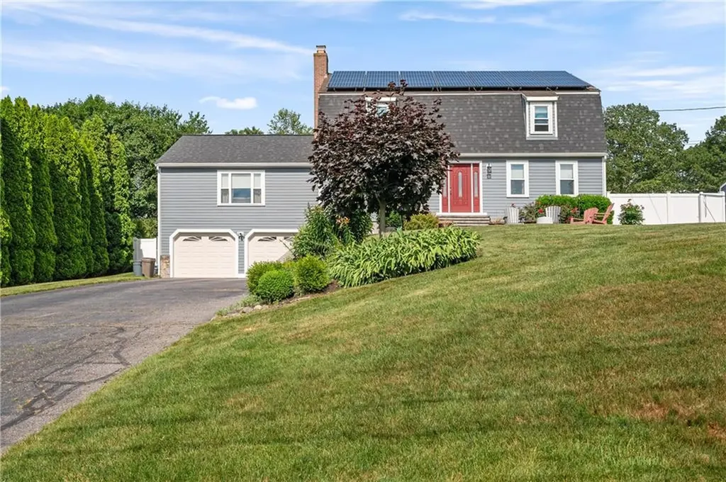 18 Valley Stream Drive Cumberland RI 02864