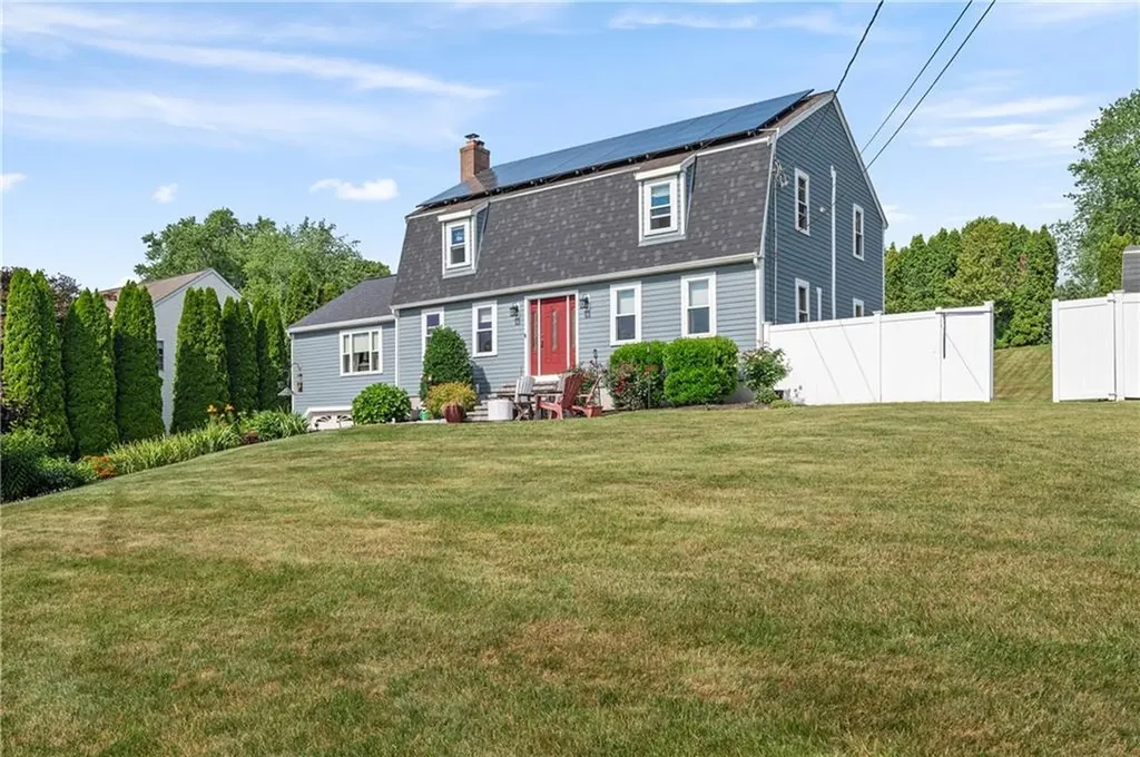 18 Valley Stream Drive Cumberland RI 02864