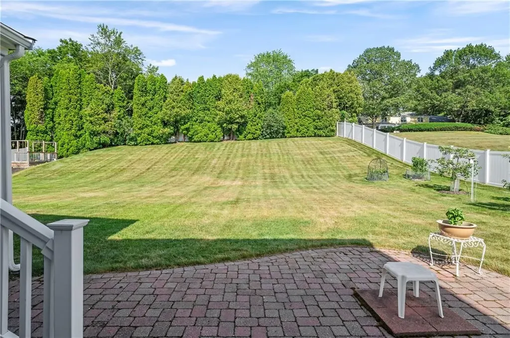18 Valley Stream Drive Cumberland RI 02864
