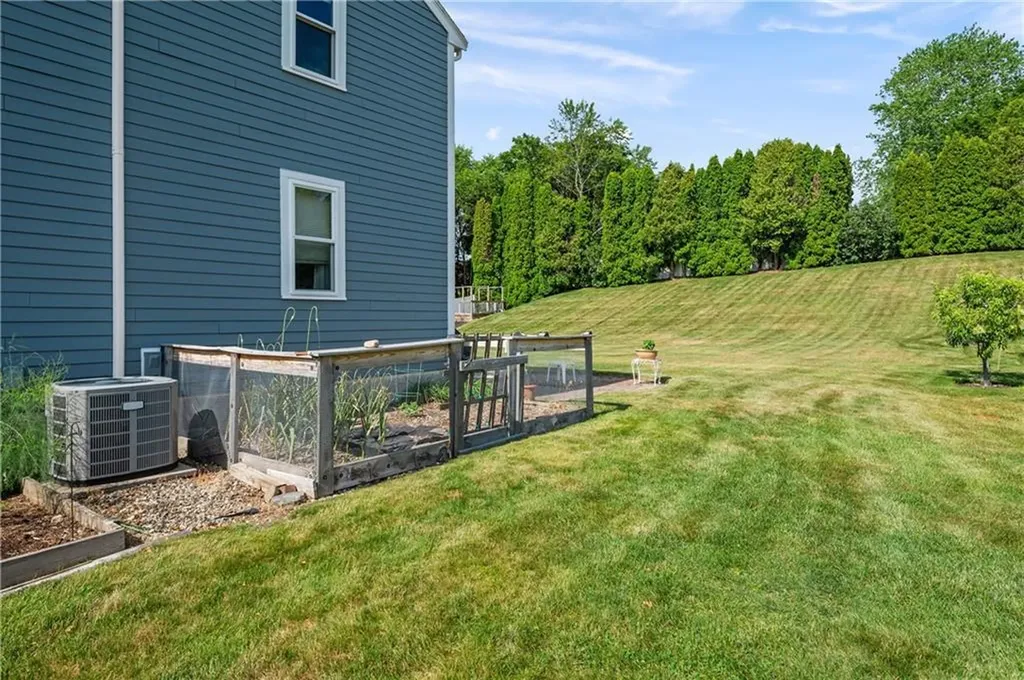 18 Valley Stream Drive Cumberland RI 02864