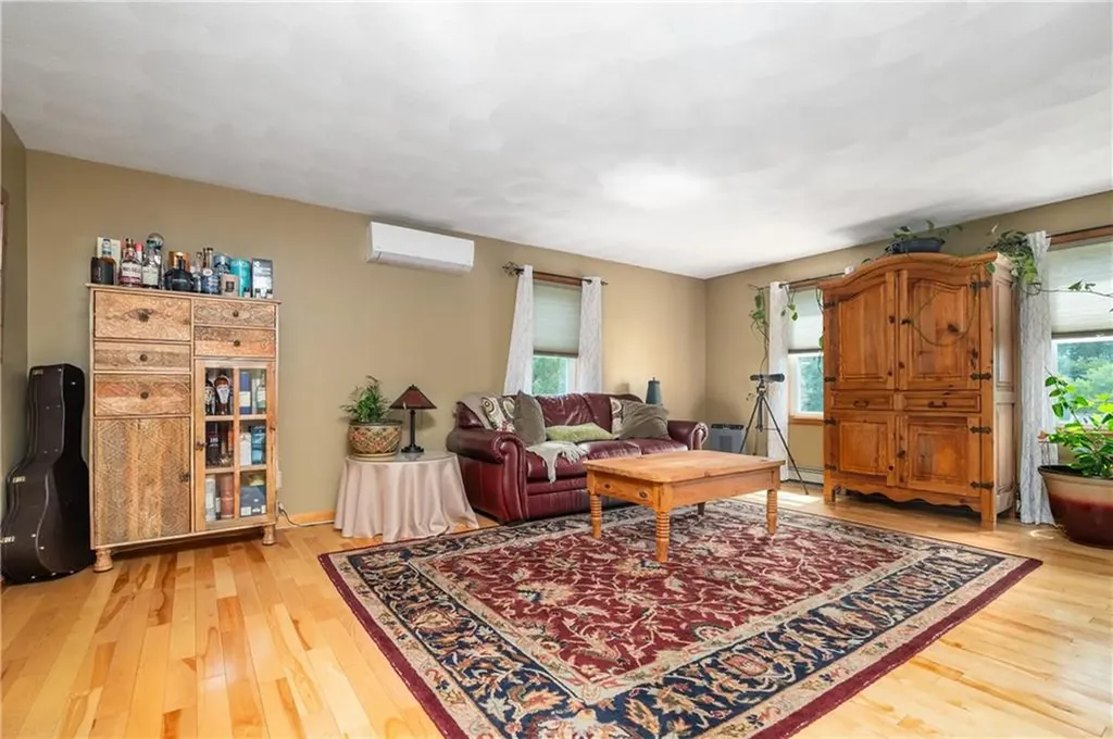 18 Valley Stream Drive Cumberland RI 02864