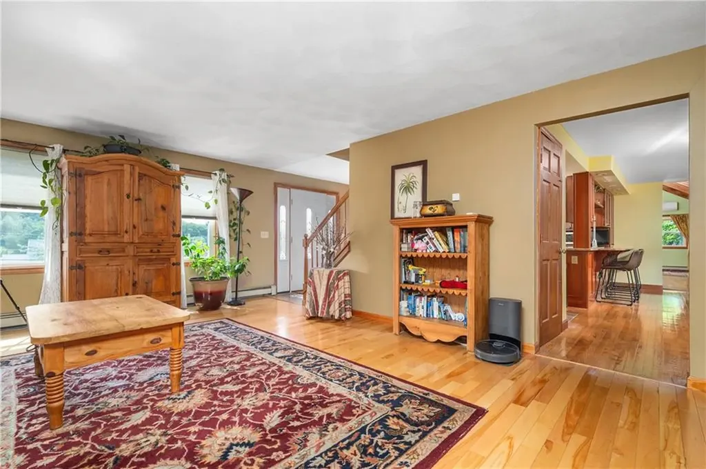 18 Valley Stream Drive Cumberland RI 02864