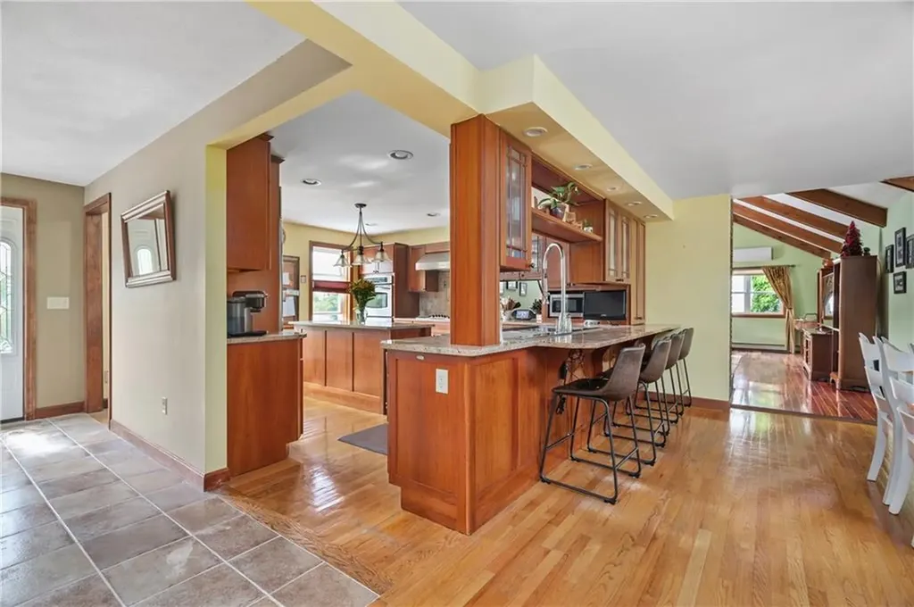 18 Valley Stream Drive Cumberland RI 02864