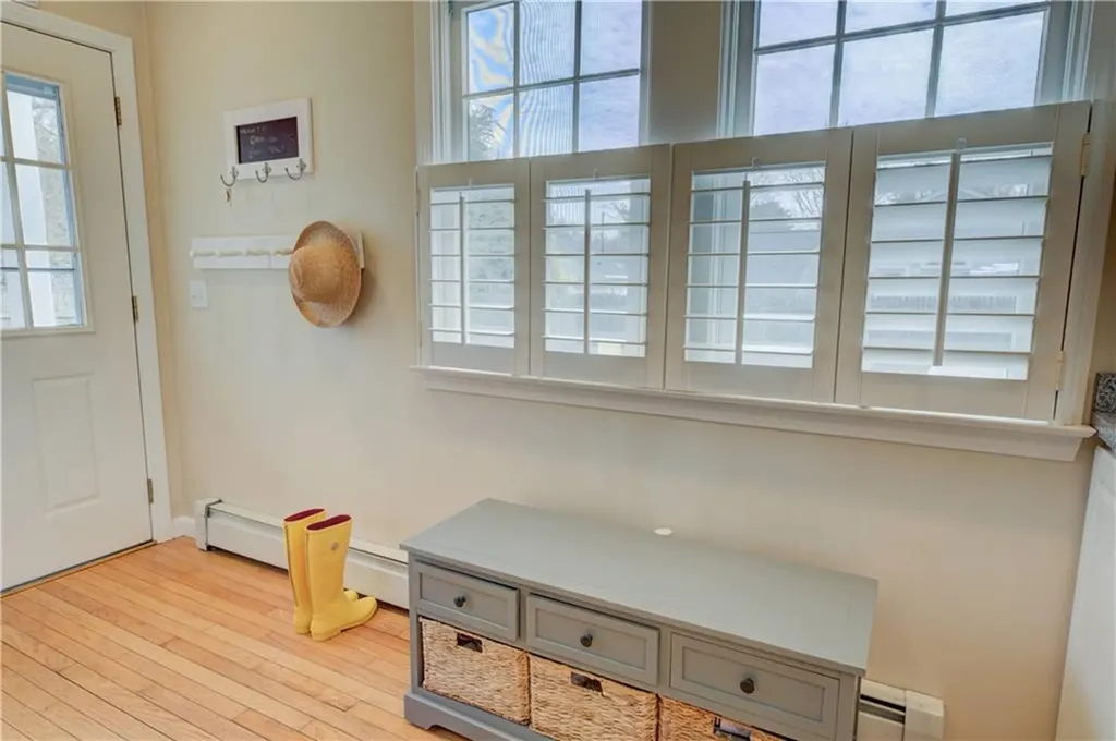 38 Highland Avenue Barrington RI 02806