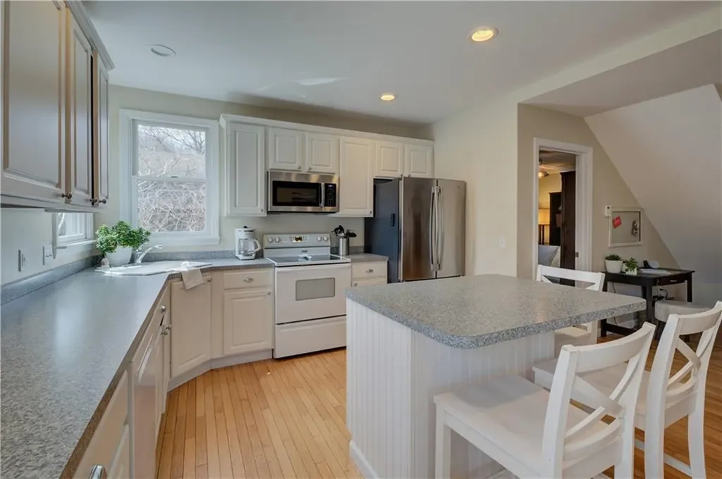 38 Highland Avenue Barrington RI 02806