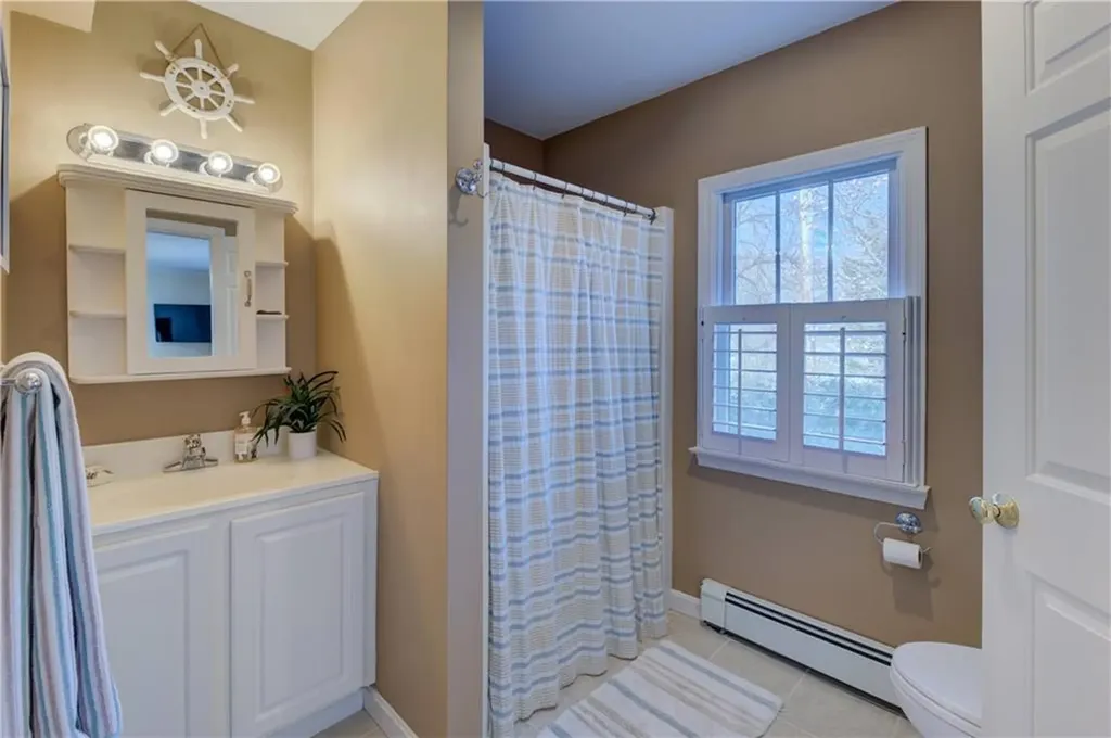 38 Highland Avenue Barrington RI 02806