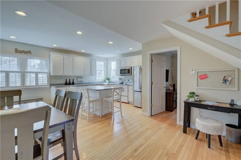 38 Highland Avenue Barrington RI 02806