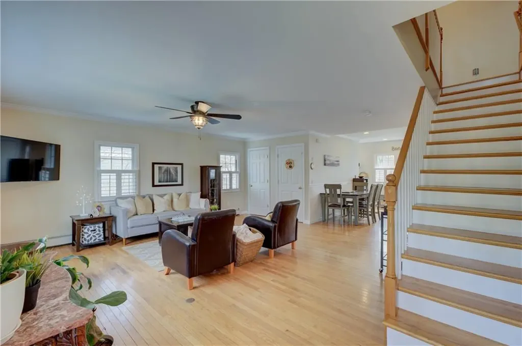 38 Highland Avenue Barrington RI 02806