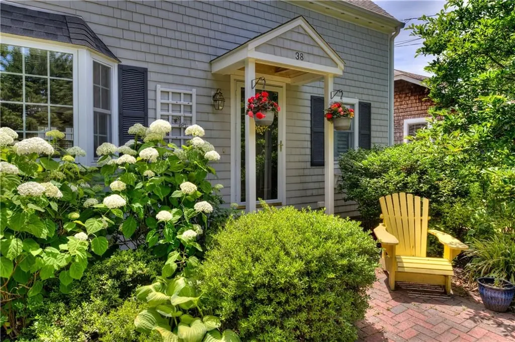 38 Highland Avenue Barrington RI 02806