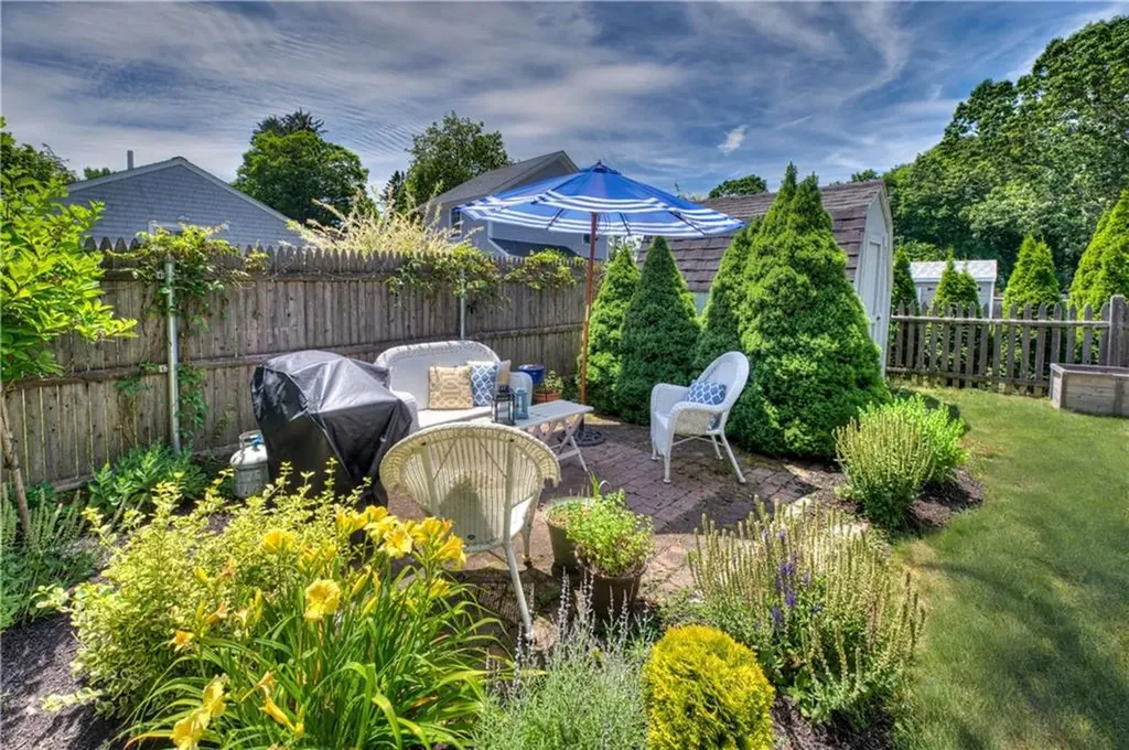 38 Highland Avenue Barrington RI 02806